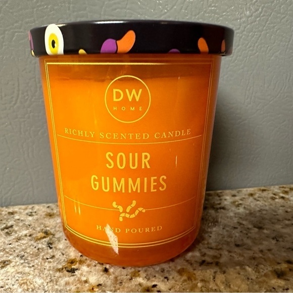 DW HOME SOUR GUMMIES RICHLY SCENTED CANDLE - Picture 3 of 6